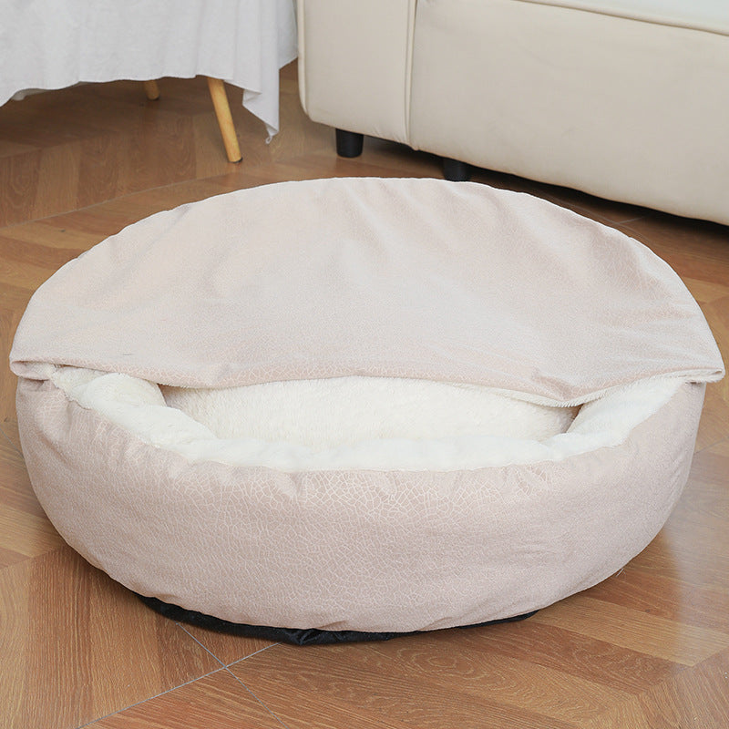 Cama Nido con Manta en beige, con la manta extendida sobre la cama